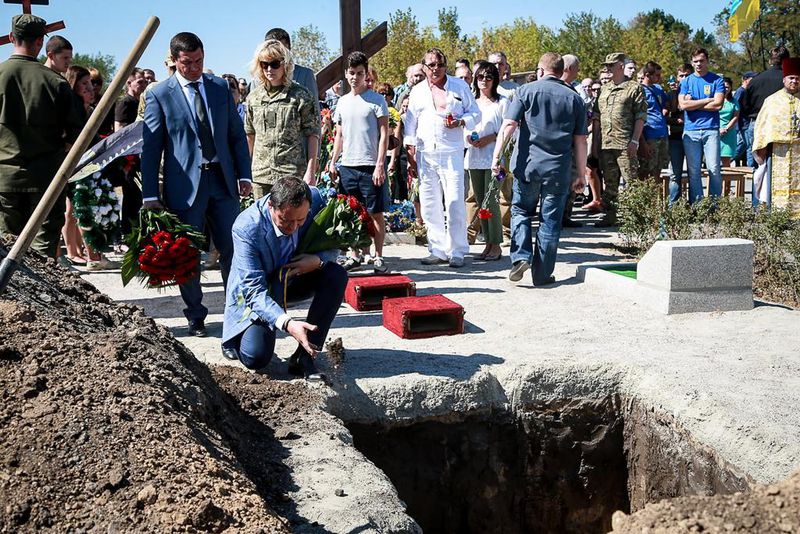 Запоріжці простились із бійцем, загиблим в Іловайському котлі