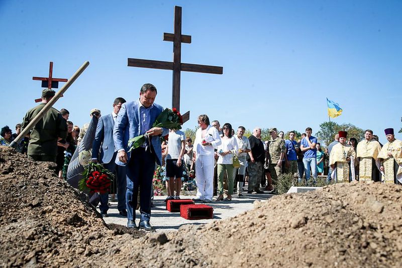 Запоріжці простились із бійцем, загиблим в Іловайському котлі