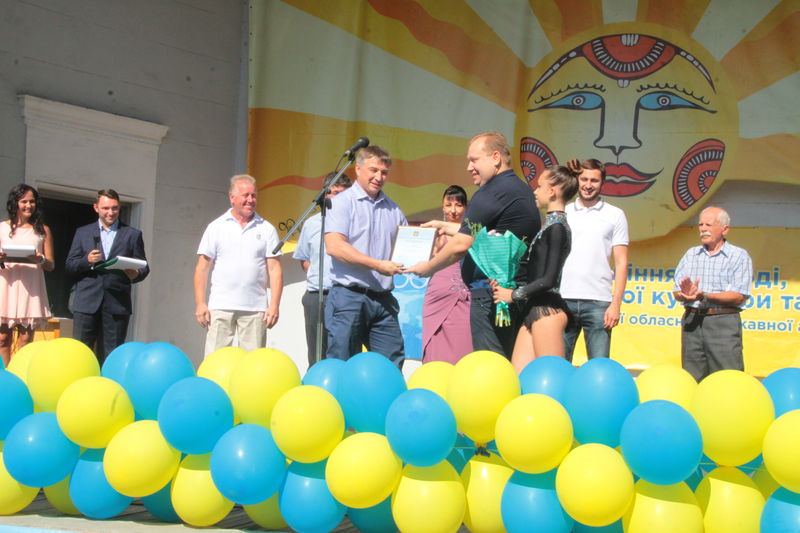 Запоріжці відзначили День фізичної культури та спорту  масовим спортивним святом
