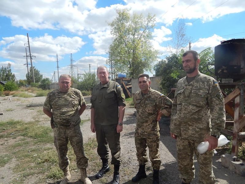 Обласна влада та волонтери привітали запорізьких захисників у зоні проведення АТО