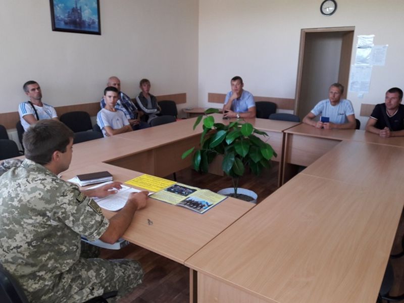 На військову службу залучено понад 2 тисячі контрактників
