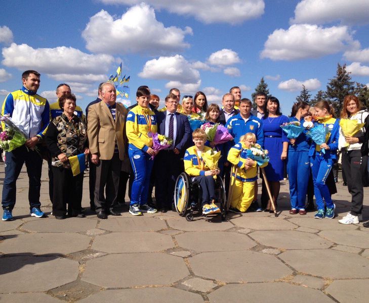 Запорізьких паралімпійців урочисто зустріли на рідній землі