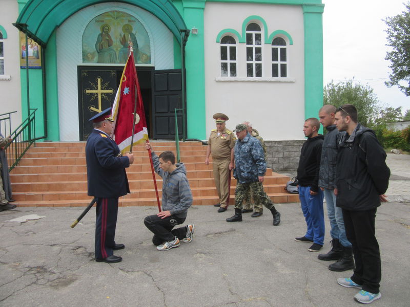 Лави запорізького козацтва поповнили студенти та робітнича молодь