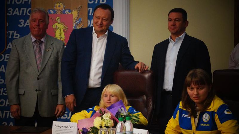 Запорізькі учасники XV Паралімпійських ігор отримали нагороди від обласної влади