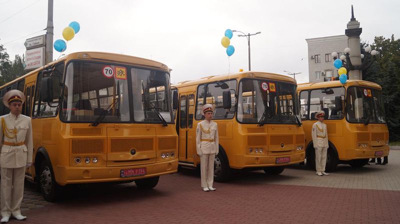 До районів області відправилися 14 нових шкільних автобусів 