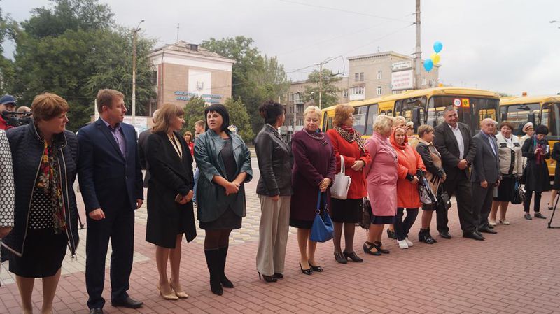 До районів області відправилися 14 нових шкільних автобусів 