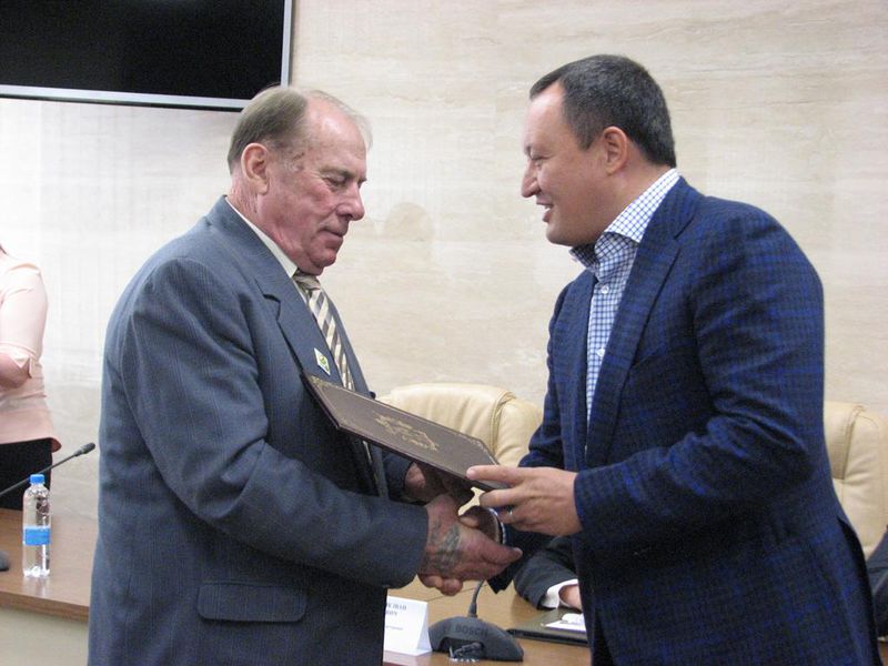 Ветерани дали Костянтину Брилю наказ: забезпечити мир в області