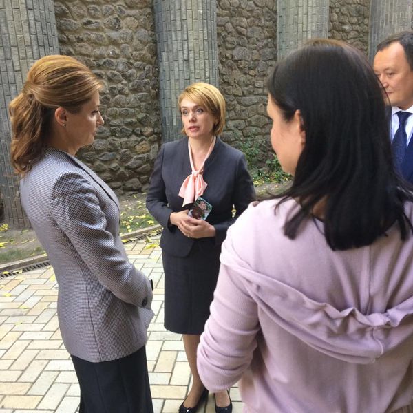 Марина Порошенко презентувала прикладну модель бібліотеки нового зразка для української школи