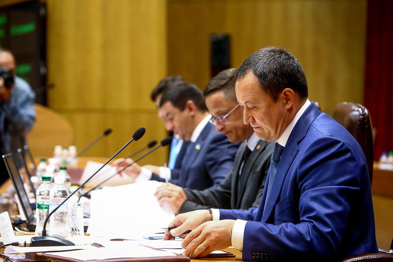 Борги із зарплатні посадовцям області будуть погашені з обласного бюджету