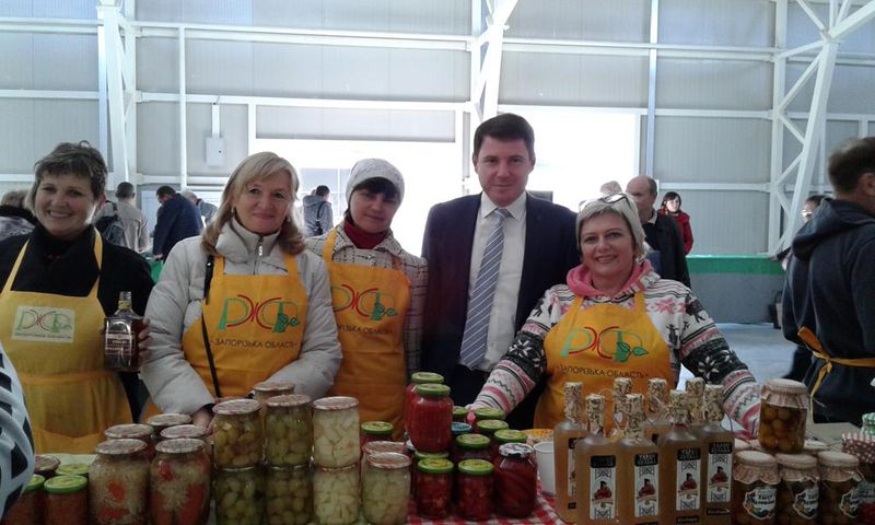 Фермери південних регіонів поділилися своїми досягненнями і презентували продукцію