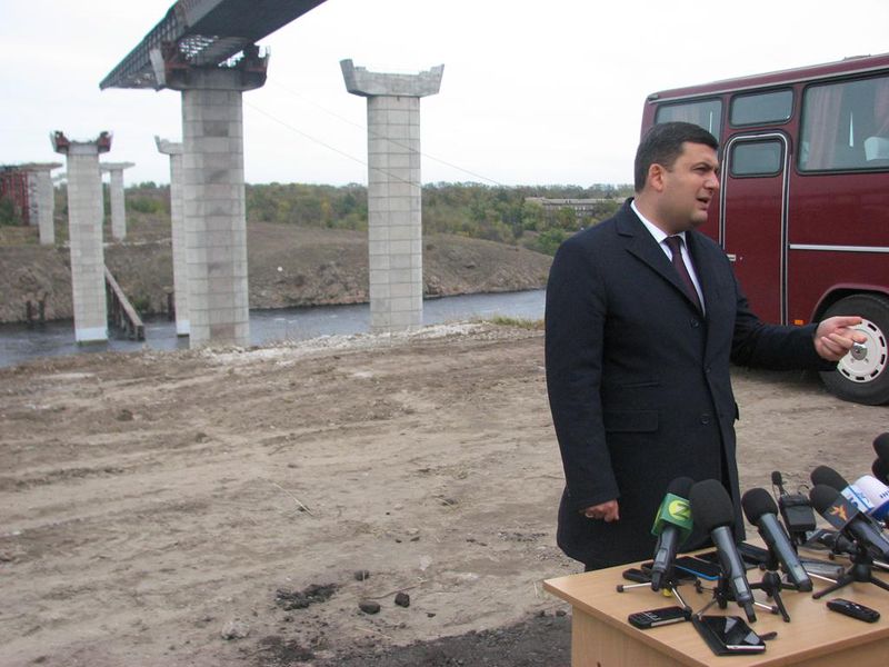 На завершення будівництва мостового переходу через р. Дніпро у Запоріжжі Уряд надаватиме 500 млн. грн. щороку