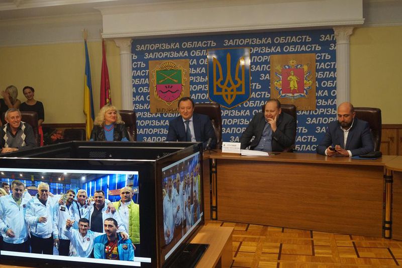 Запорізьких держслужбовців нагороджено за третє місце на Всеукраїнській спартакіаді