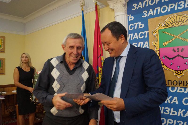 Запорізьких держслужбовців нагороджено за третє місце на Всеукраїнській спартакіаді