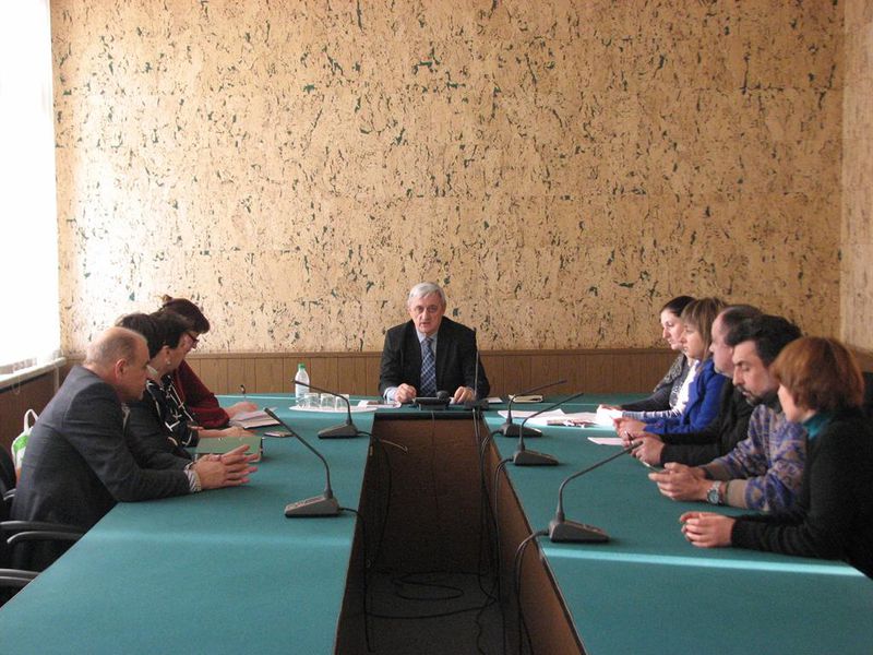 Арбітри вирішують та попереджають виникнення трудових спорів