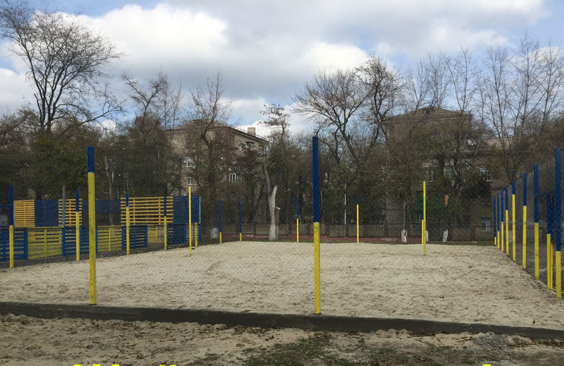 На території школи-інтернату з’явився волейбольний майданчик
