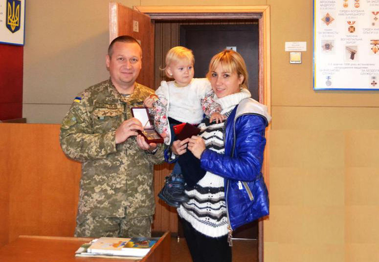 Військові комісари вручили державні нагороди учасникам АТО