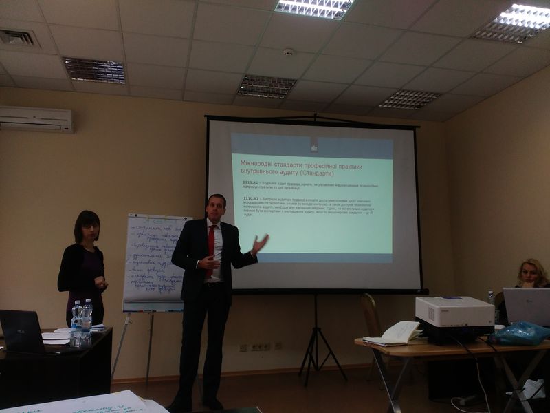 Внутрішні аудитори вивчають європейські підходи до проведення аудиту ефективності