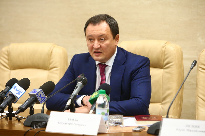 Костянтин Бриль: «Влада звернеться до НКРЕ КП з проханням тимчасово призупинити дію «нульового» алгоритму для забезпечення операційної діяльності і виплати зарплатні в обленерго»