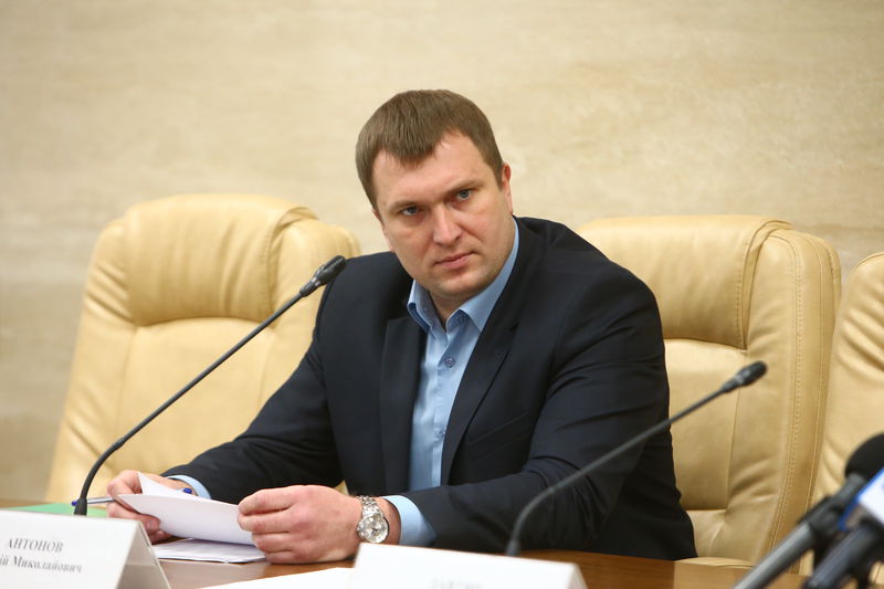 Костянтин Бриль: «Влада звернеться до НКРЕ КП з проханням тимчасово призупинити дію «нульового» алгоритму для забезпечення операційної діяльності і виплати зарплатні в обленерго»