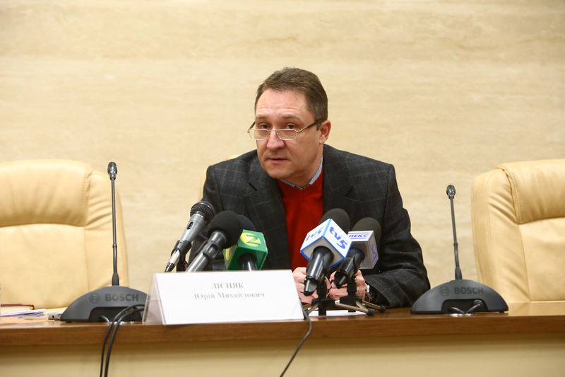 Костянтин Бриль: «Влада звернеться до НКРЕ КП з проханням тимчасово призупинити дію «нульового» алгоритму для забезпечення операційної діяльності і виплати зарплатні в обленерго»