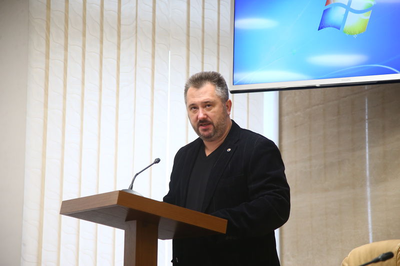 Костянтин Бриль: «Влада звернеться до НКРЕ КП з проханням тимчасово призупинити дію «нульового» алгоритму для забезпечення операційної діяльності і виплати зарплатні в обленерго»