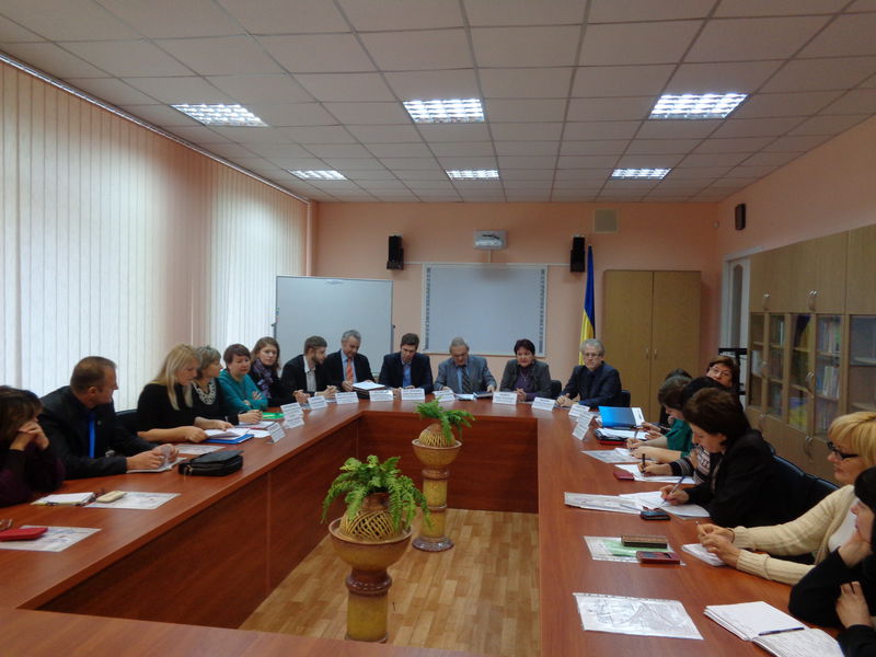 Державні службовці вчаться працювати в умовах децентралізації
