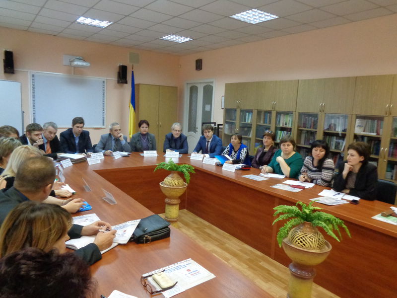 Державні службовці вчаться працювати в умовах децентралізації