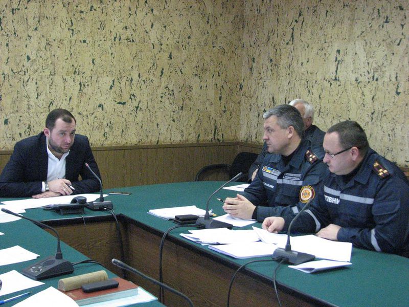 У період льодоставу водні об’єкти патрулюватимуть рятувальники і поліція 