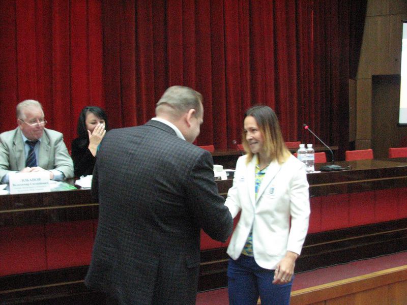 Олімпійці, паралімпійці та їх тренери отримали грошові премії, ордени та відзнаки