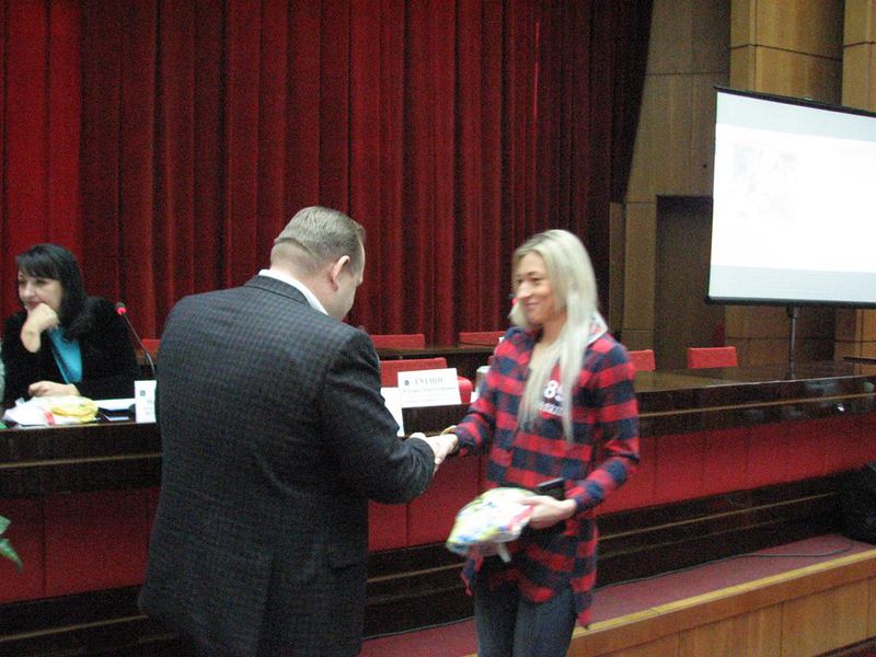 Олімпійці, паралімпійці та їх тренери отримали грошові премії, ордени та відзнаки