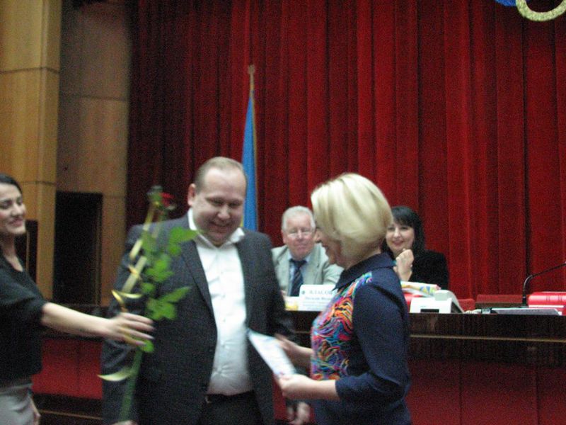 Олімпійці, паралімпійці та їх тренери отримали грошові премії, ордени та відзнаки