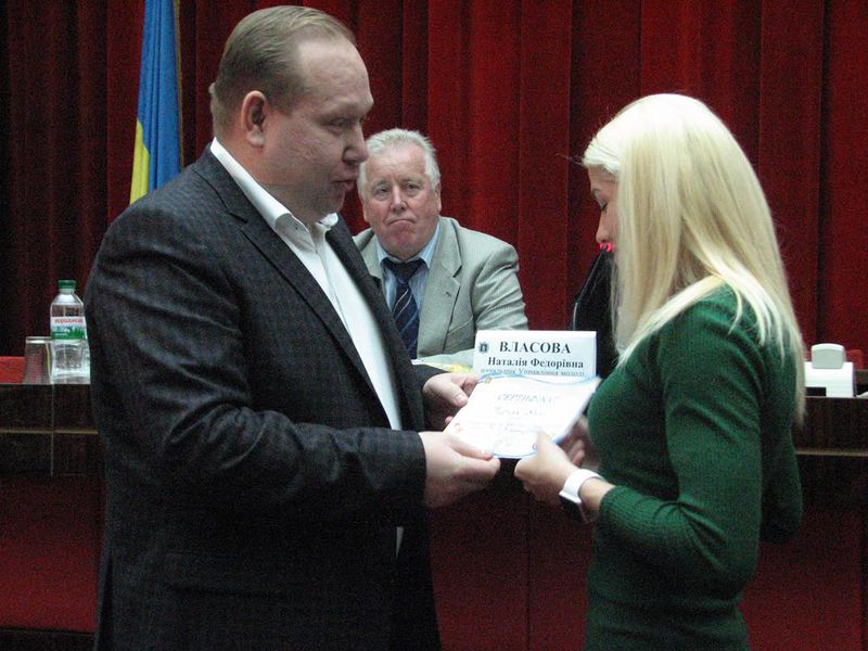 Олімпійці, паралімпійці та їх тренери отримали грошові премії, ордени та відзнаки