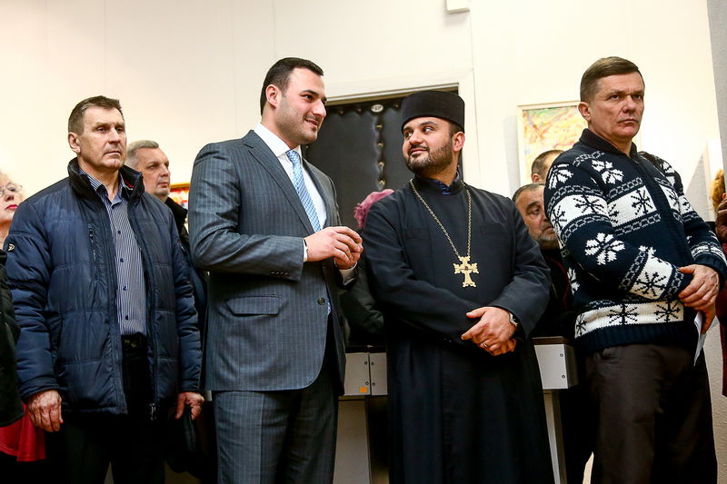 У річницю землетрусу у Вірменії в Запоріжжі відкрилася виставка «Квіти граната»