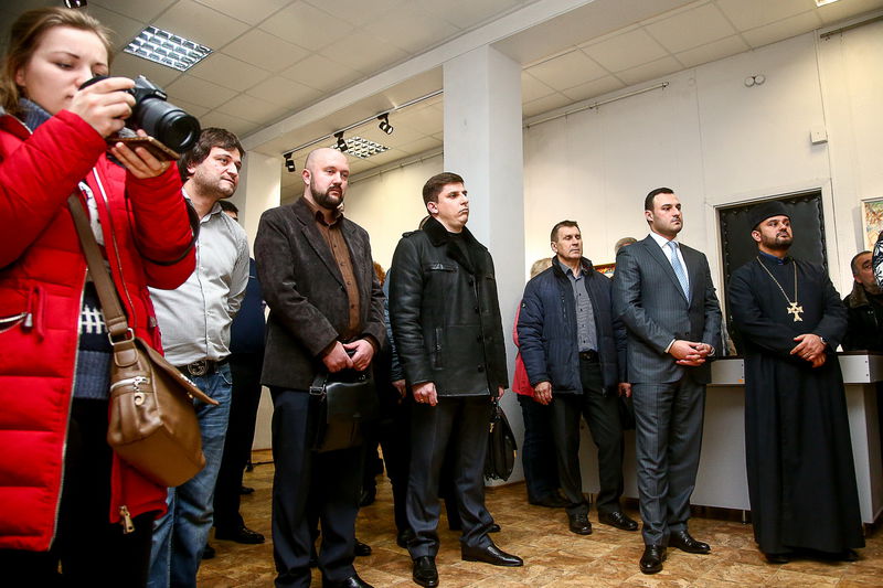 У річницю землетрусу у Вірменії в Запоріжжі відкрилася виставка «Квіти граната»