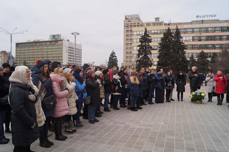 Пасажири потягу єднання вшанували запорізьких героїв
