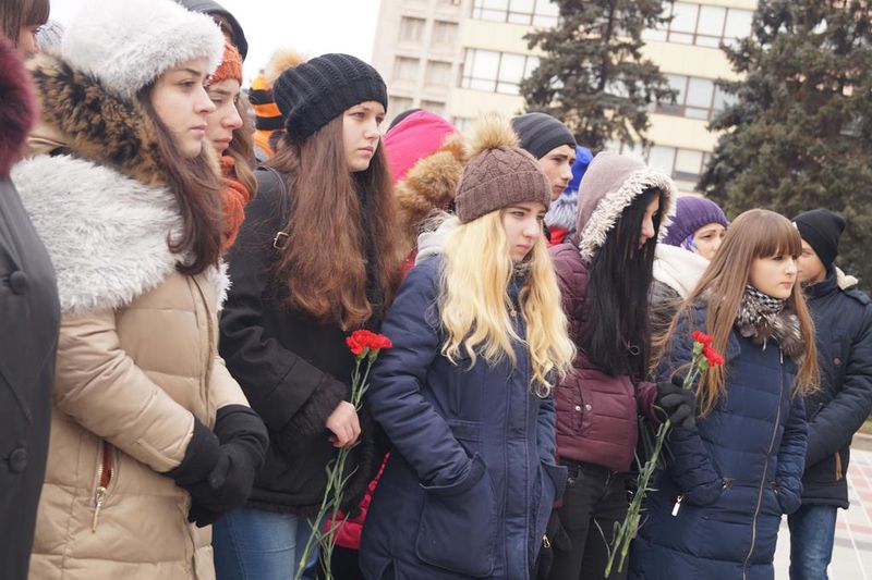 Пасажири потягу єднання вшанували запорізьких героїв