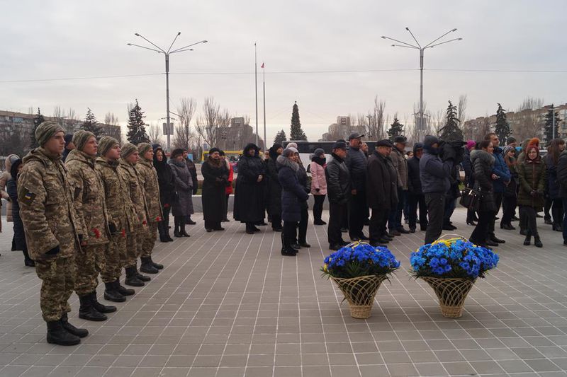 Пасажири потягу єднання вшанували запорізьких героїв