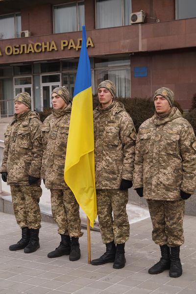 Пасажири потягу єднання вшанували запорізьких героїв