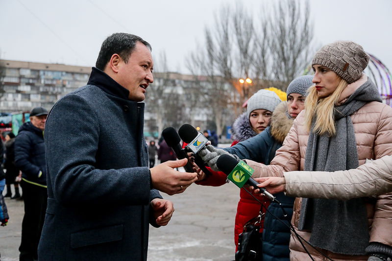 В обласному центрі відкрито головну новорічну ялинку