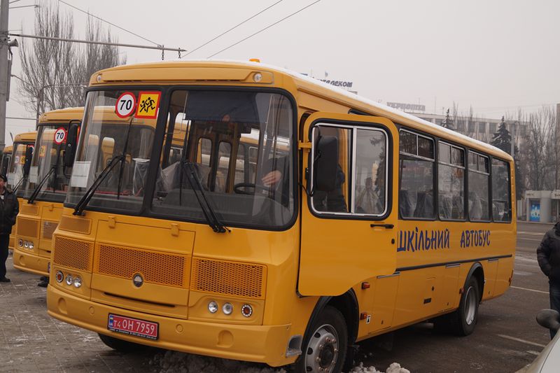 Райони області отримали ще чотири шкільних автобуса