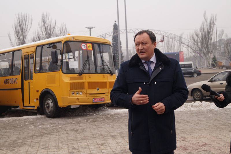 Райони області отримали ще чотири шкільних автобуса