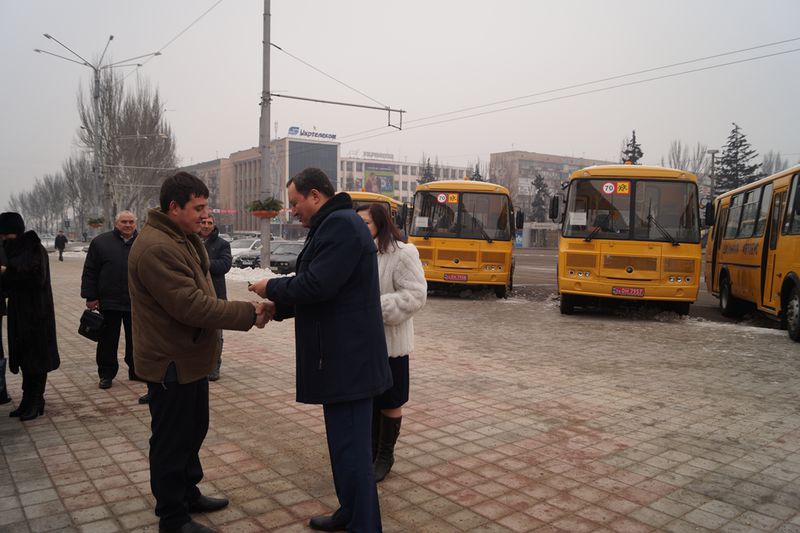 Райони області отримали ще чотири шкільних автобуса