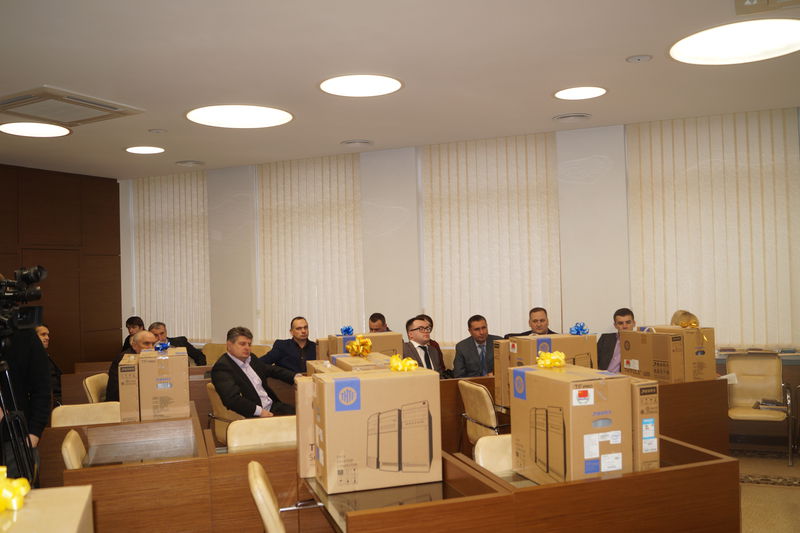 Запорізькі школи отримали майже тисячу сучасних комп’ютерів