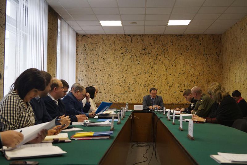 Правоохоронці та рятувальники переходять на посилений режим роботи
