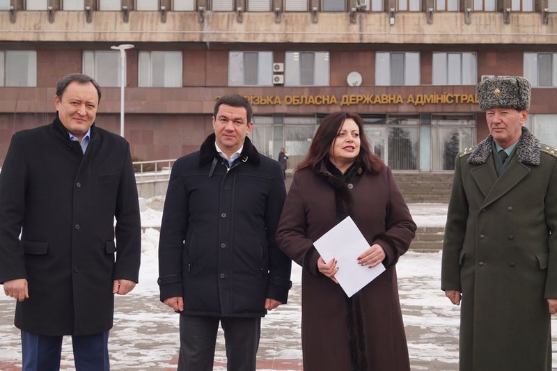 Костянтин Бриль вручив ліцею «Захисник» ключі від нового автобуса