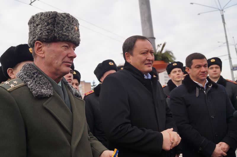 Костянтин Бриль вручив ліцею «Захисник» ключі від нового автобуса