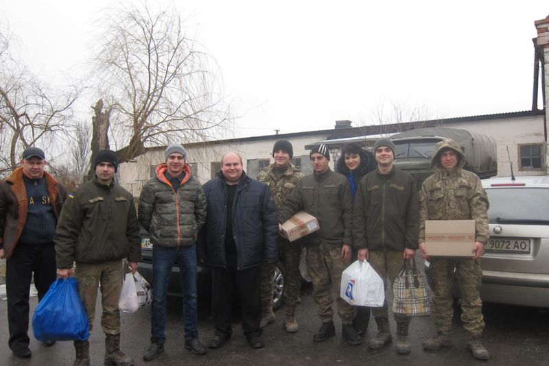 Морпіхи й артилеристи зустріли Різдво з веселими колядками та щедрим столом