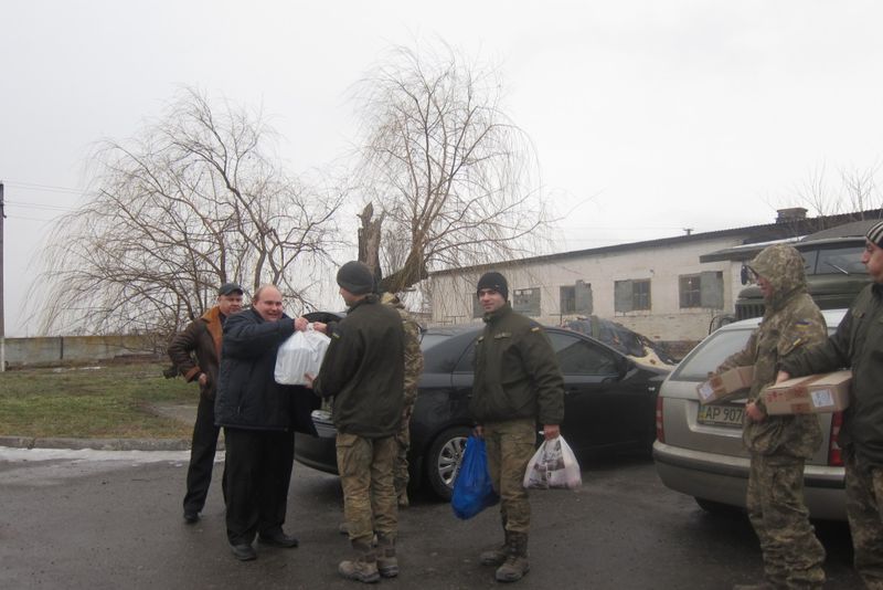 Морпіхи й артилеристи зустріли Різдво з веселими колядками та щедрим столом