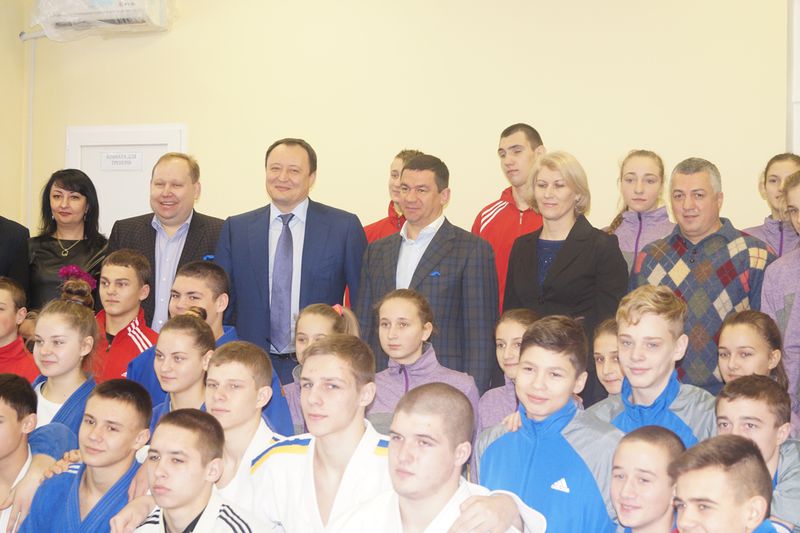 Для майбутніх  чемпіонів регіону - нові спортивні зали
