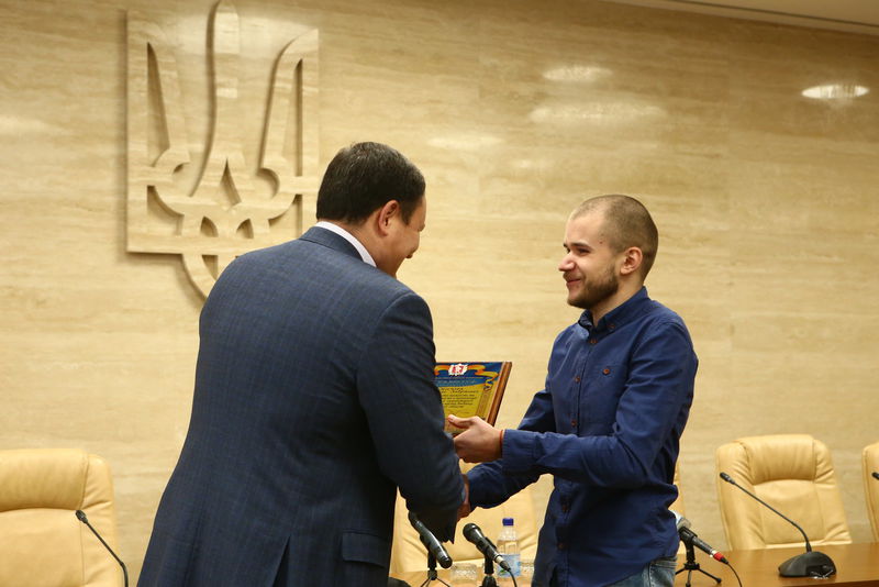 За гуманітарну допомогу авдіївцям – подяка і нагороди обласної влади